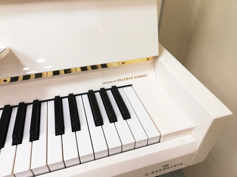 Пианино C. Bechstein Millenium 116K (BU) белое, полированное (209580, 2016 г.в.)