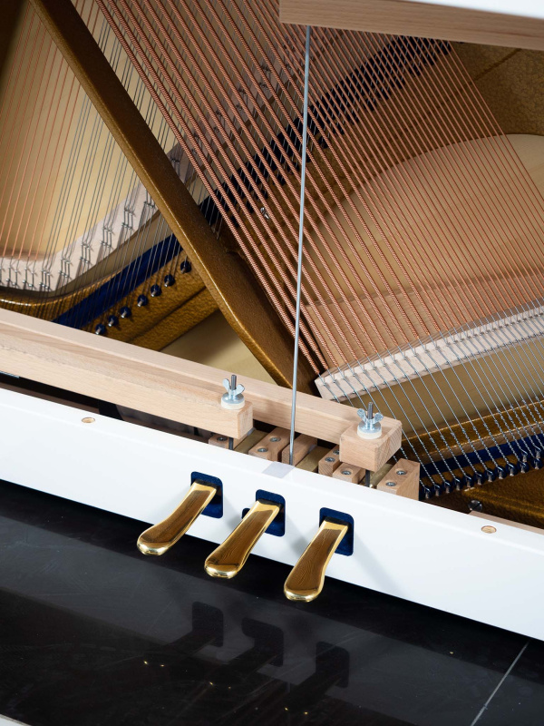 Пианино C. Bechstein Millenium 116K (BU) белое, полированное (209580, 2016 г.в.)